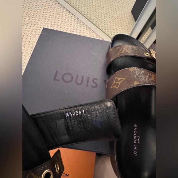 *SOLD*Louis Vuitton Bom Dia Sandal Size 37.5 - Picture 3 of 7